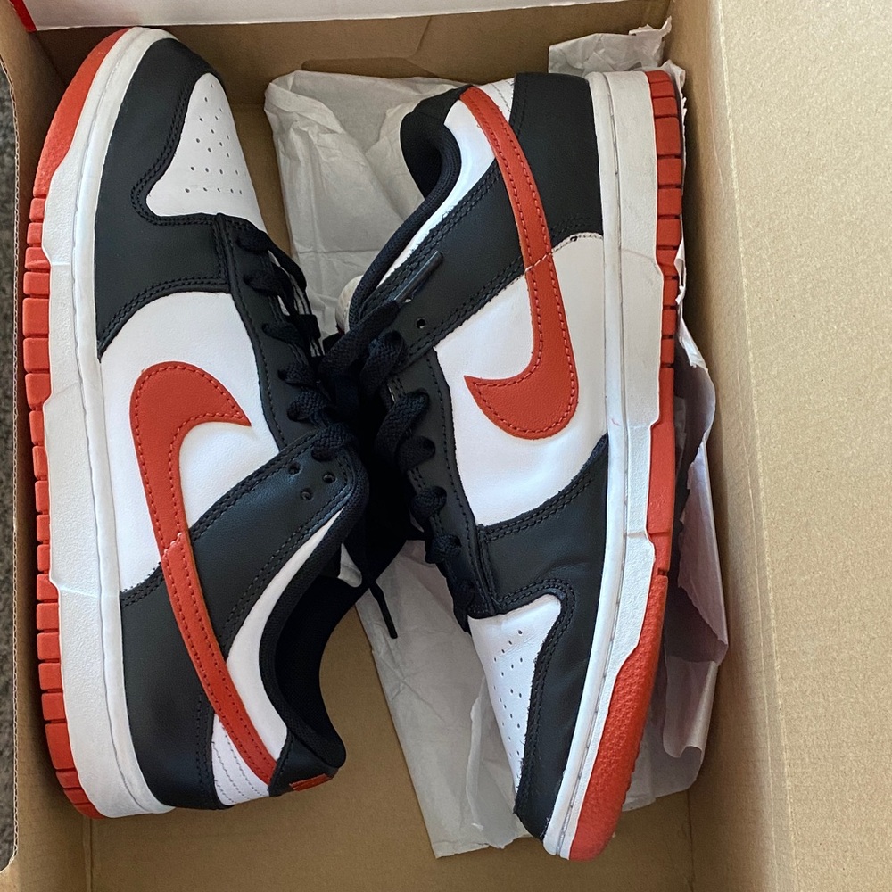 Nike Men's Black, White, and Red Sneakers